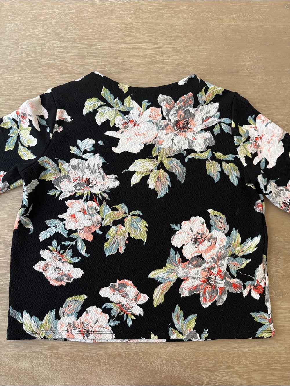 F21 Textured Floral Top | L - Picture 4 of 6